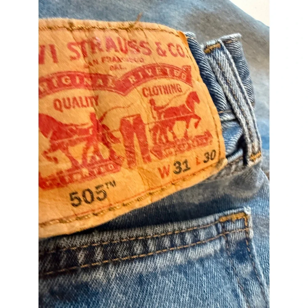 Levis 505 Regular Fit Straight Leg Jeans Mens 31x30 Medium Wash Blue Denim
